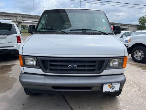 Used 2006 Ford E-350 and Econoline 350 XL RWD image 2