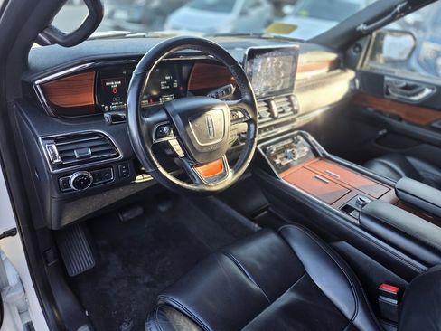 Used 2020 Lincoln Navigator Standard image 14
