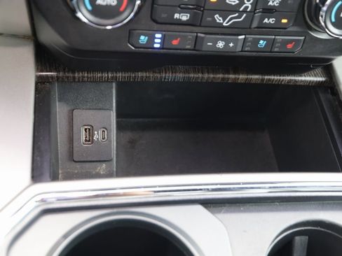 Used 2020 Ford F250 Lariat w/ Lariat Value Package image 32