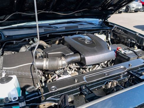 Used 2019 Toyota Tacoma TRD Off-Road image 25