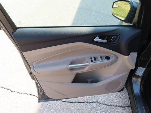 Used 2019 Ford Escape SEL image 20