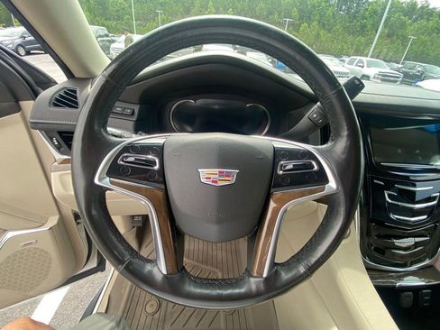 Used 2018 Cadillac Escalade ESV Luxury AWD/4WD image 13