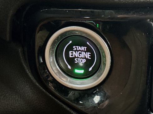 Used 2022 Chevrolet Silverado 1500 High Country w/ Technology Package image 21