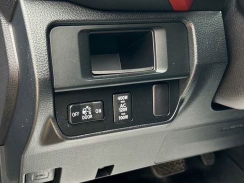 Used 2016 Toyota Tacoma TRD Sport w/ Towing Package AWD/4WD image 30