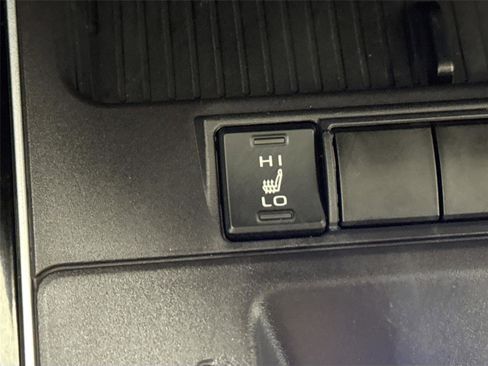 Certified 2026 Toyota Corolla Cross XLE image 8