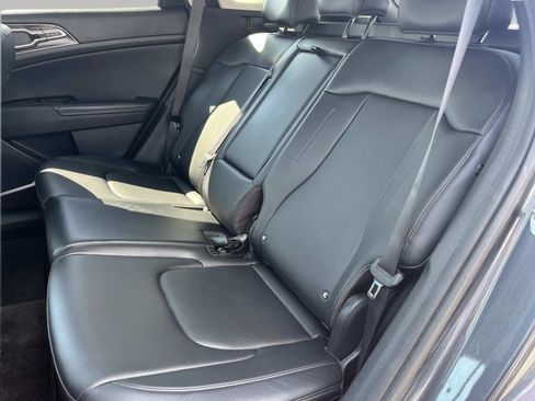 Used 2024 Kia Sportage EX FWD image 18