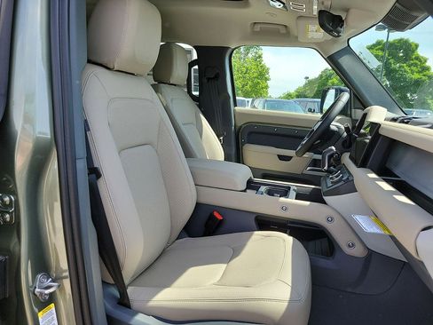 Used 2024 Land Rover Defender 130 S image 32