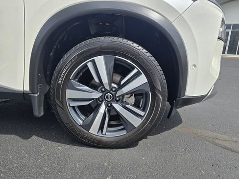 Used 2021 Nissan Rogue Platinum AWD/4WD image 2