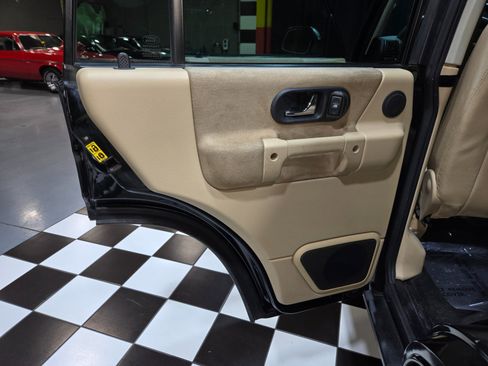 Used 2004 Land Rover Discovery SE image 98