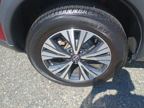 Used 2023 Nissan Rogue SV AWD/4WD image 11