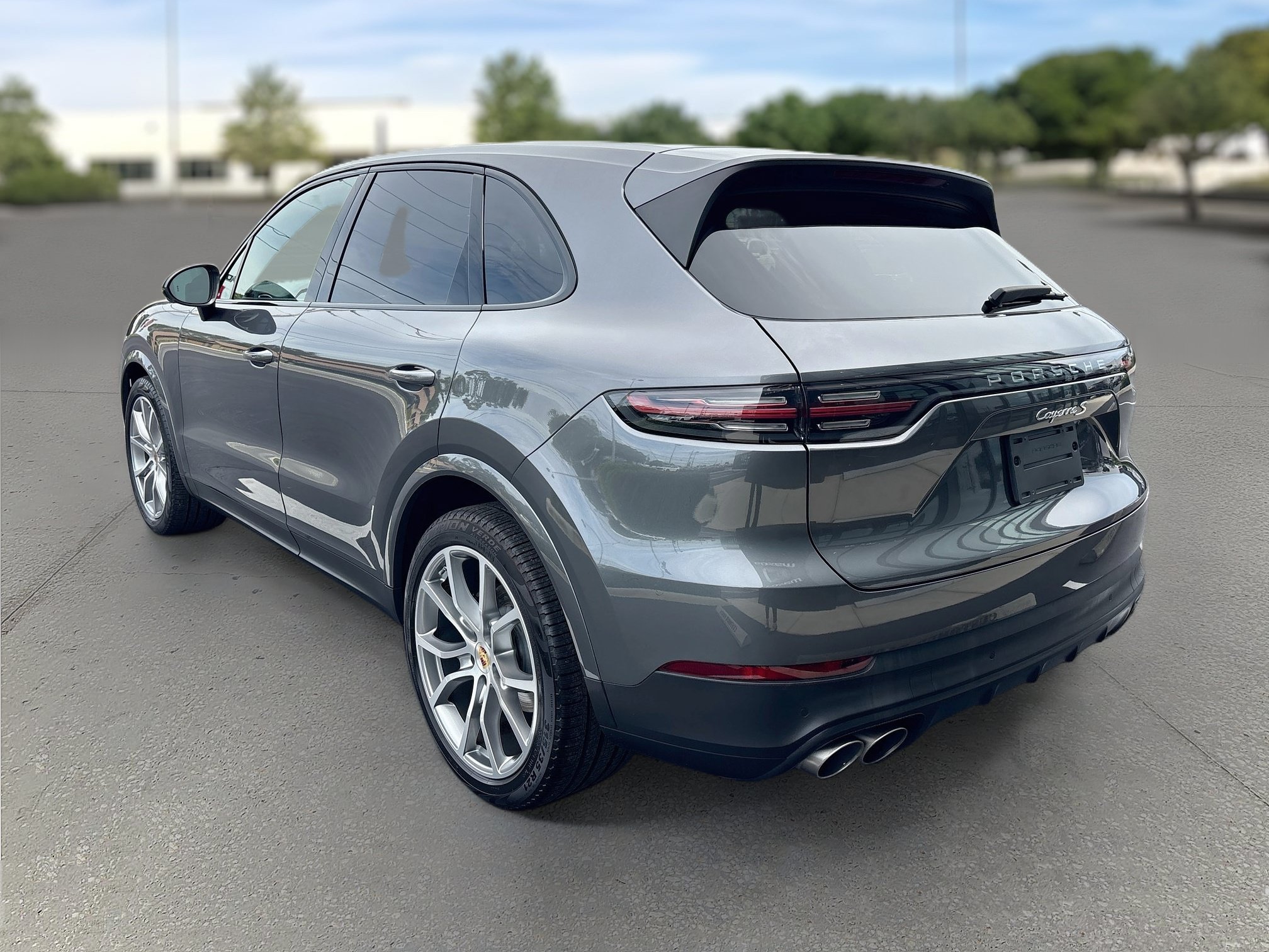 Used 2023 Porsche Cayenne AWD/4WD image 6