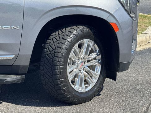 Used 2022 GMC Yukon SLT w/ SLT Premium Package AWD/4WD image 12