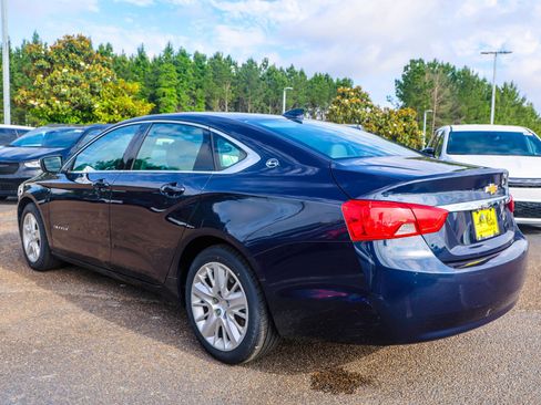Used 2017 Chevrolet Impala LS FWD image 4
