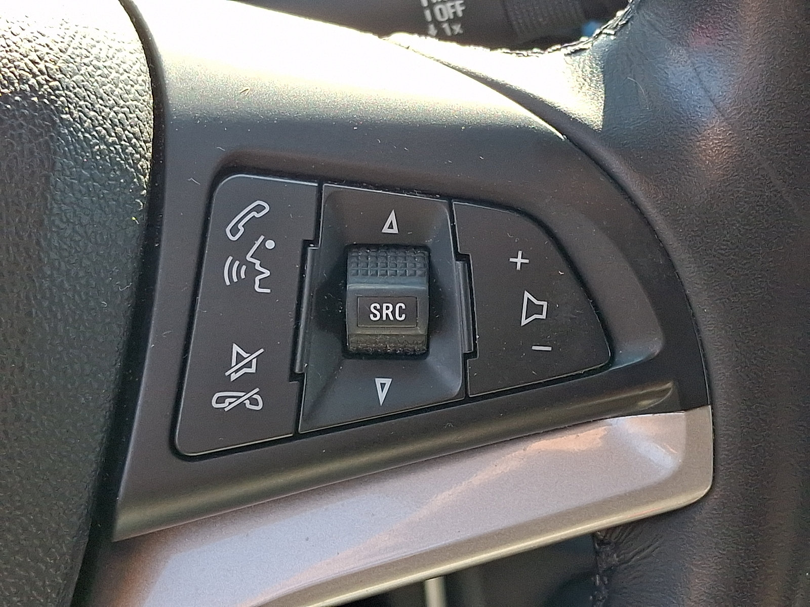Used 2018 Chevrolet Trax LT w/ LT Convenience Package AWD/4WD image 22