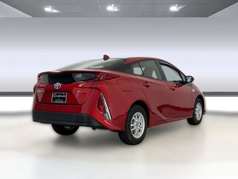 Used 2017 Toyota Prius Prime Advanced FWD image 9