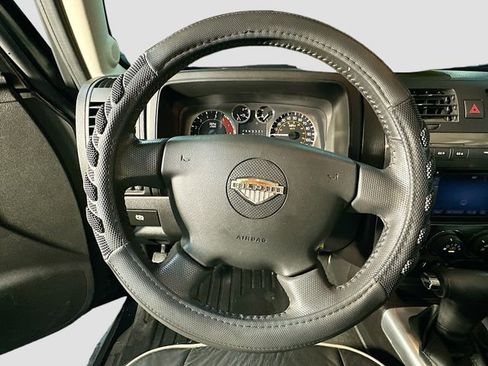 Used 2010 HUMMER H3T Alpha image 12