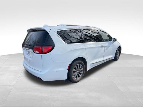 Used 2020 Chrysler Pacifica Touring-L image 6