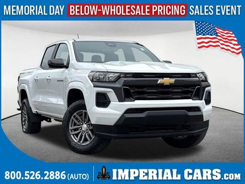 Used 2024 Chevrolet Colorado LT AWD/4WD image 1