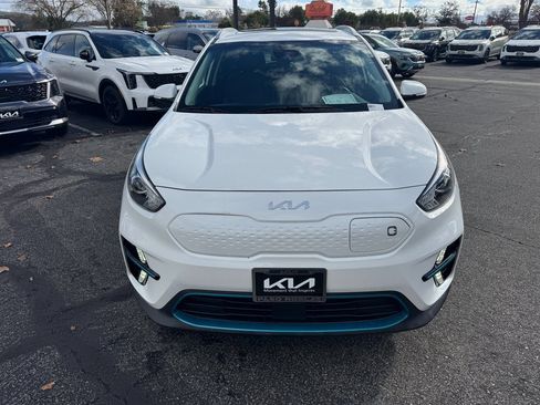 Used 2022 Kia Niro EX Premium image 8