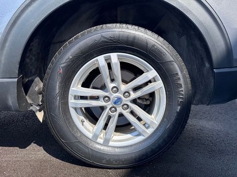 Used 2022 Ford Explorer XLT AWD/4WD image 25