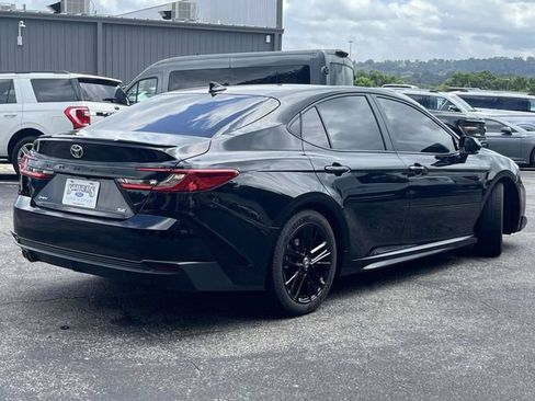 Used 2025 Toyota Camry SE w/ Convenience Package FWD image 3