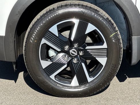 New 2026 Nissan Kicks SV w/ SV Premium Package AWD/4WD image 31