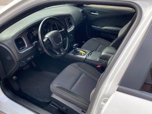 Used 2019 Dodge Charger SXT w/ Blacktop Package image 12