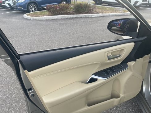 Used 2015 Toyota Camry XLE image 20