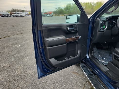 Used 2021 GMC Sierra 1500 SLT w/ SLT Premium Package AWD/4WD image 15