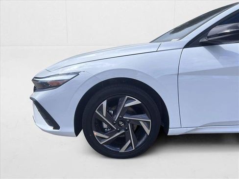 New 2025 Hyundai Elantra SEL image 10