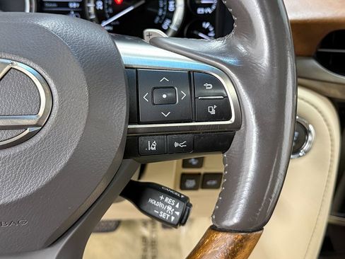 Used 2016 Lexus LX 570 4WD w/ Luxury Package image 22