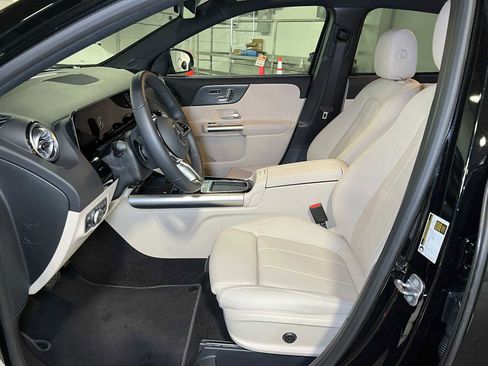 Used 2025 Mercedes-Benz GLA 250 4MATIC image 22