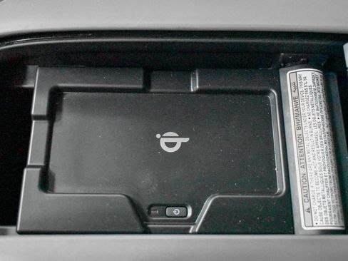 Used 2022 Toyota Highlander XLE image 23