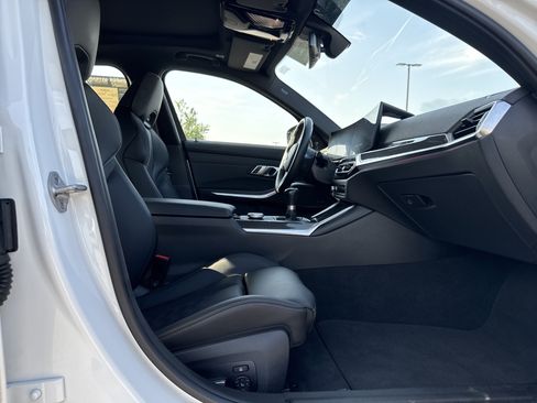 Used 2023 BMW M3 RWD image 32