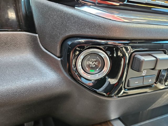 Used 2024 Chevrolet Silverado 1500 High Country w/ High Country Premium Package AWD/4WD image 41