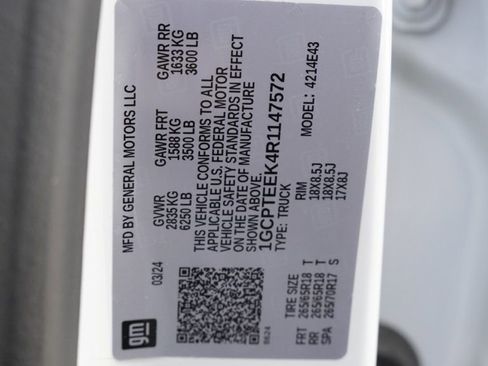 Used 2024 Chevrolet Colorado Trail Boss AWD/4WD image 6