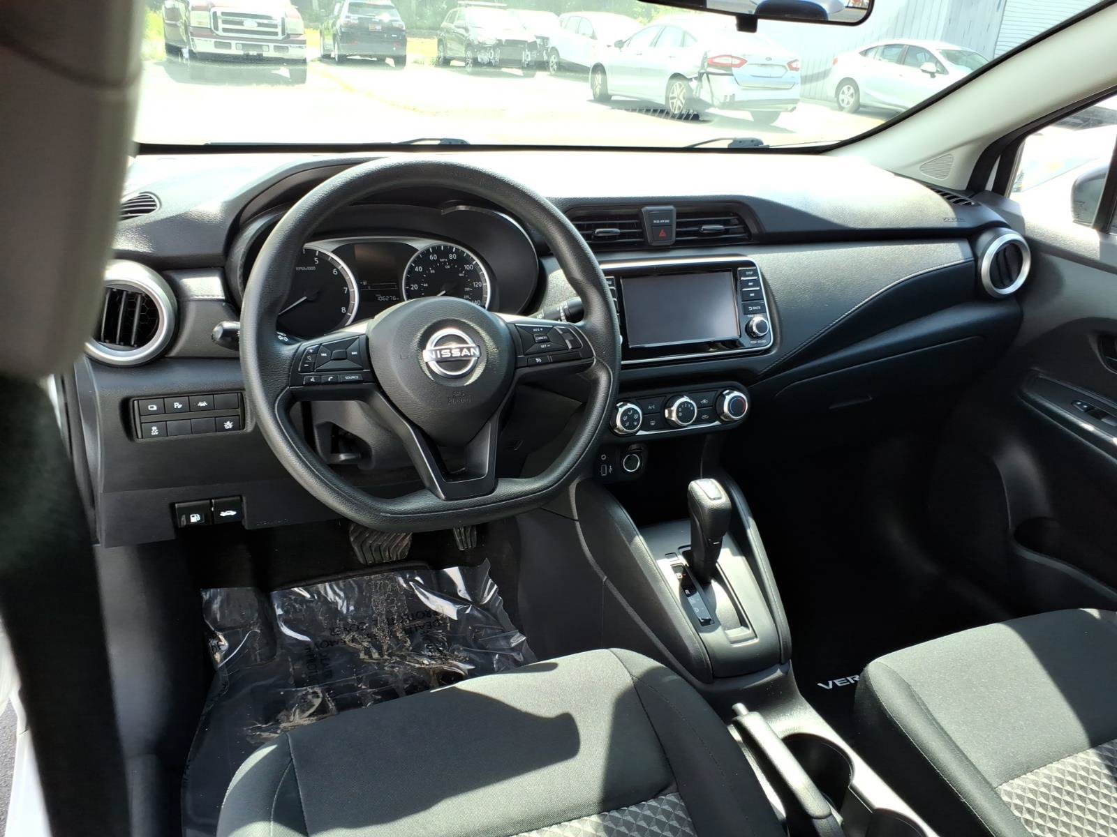 Used 2023 Nissan Versa S FWD image 9