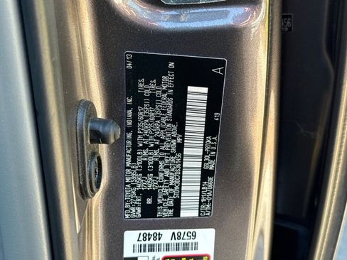Used 2013 Toyota Sienna XLE FWD image 40