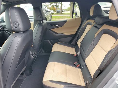 Used 2025 Chevrolet Equinox ACTIV w/ Safety and Technology Package AWD/4WD image 32