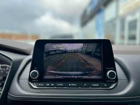 Used 2023 Nissan Rogue SV image 24