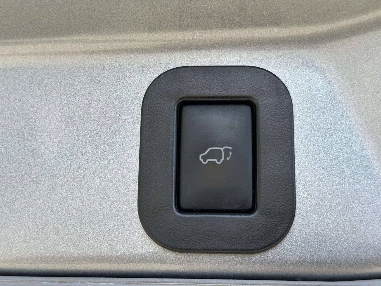 Used 2020 Toyota Sienna XLE FWD image 32