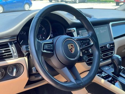 Used 2022 Porsche Macan AWD/4WD image 17