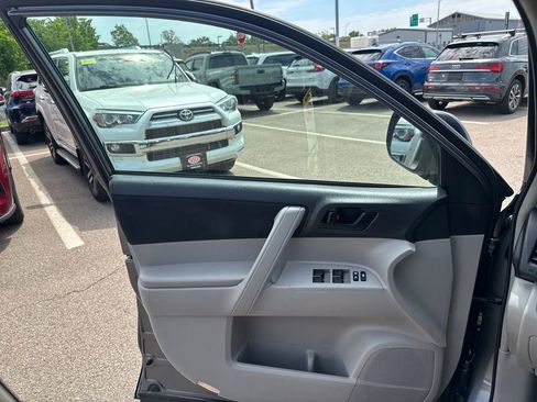 Used 2010 Toyota Highlander 4WD image 33