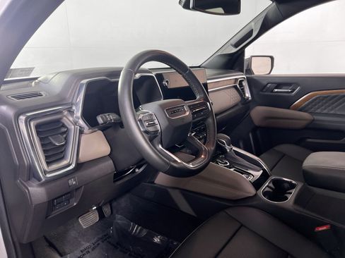 Used 2025 GMC Canyon Denali AWD/4WD image 9