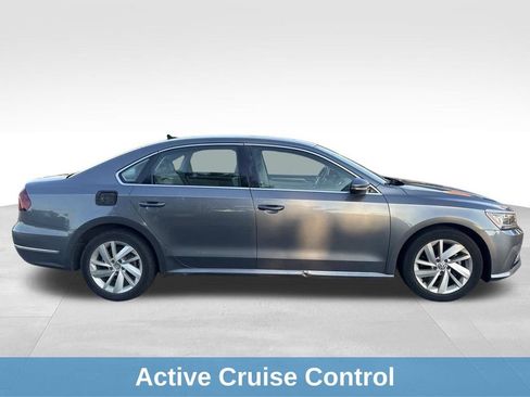 Used 2018 Volkswagen Passat 2.0T SE FWD image 13