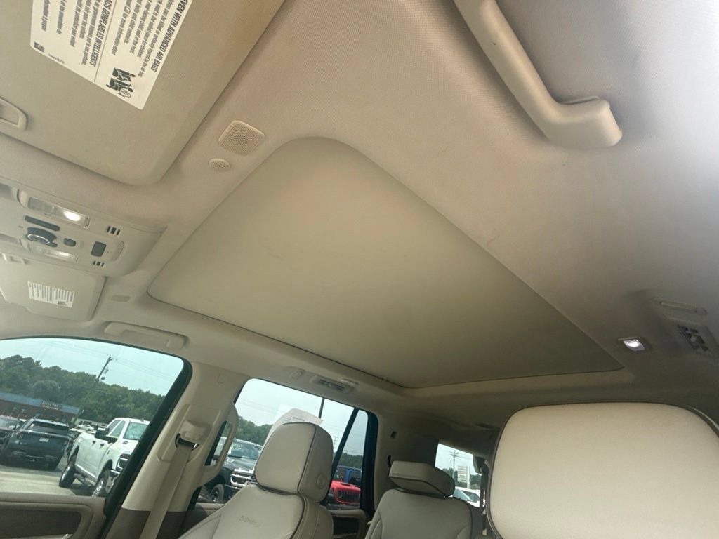Used 2021 GMC Yukon Denali AWD/4WD image 17