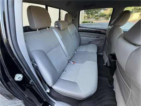 Used 2015 Toyota Tacoma 4x4 Double Cab w/ TRD Sport Package image 16