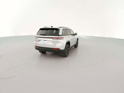 New 2025 Jeep Grand Cherokee Limited w/ Black Appearance Package image 11