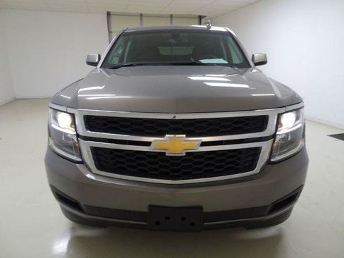 Used 2017 Chevrolet Tahoe LS RWD image 2