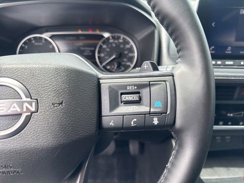Used 2025 Nissan Rogue SV AWD/4WD image 13